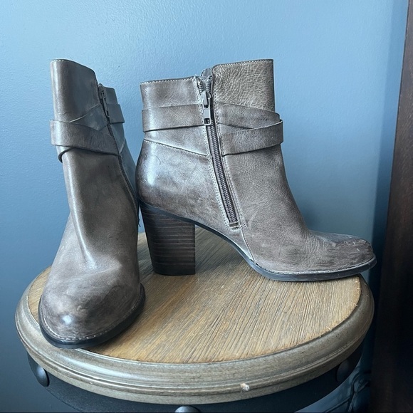 Arturo Chiang Ankle Booties - Picture 5 of 7